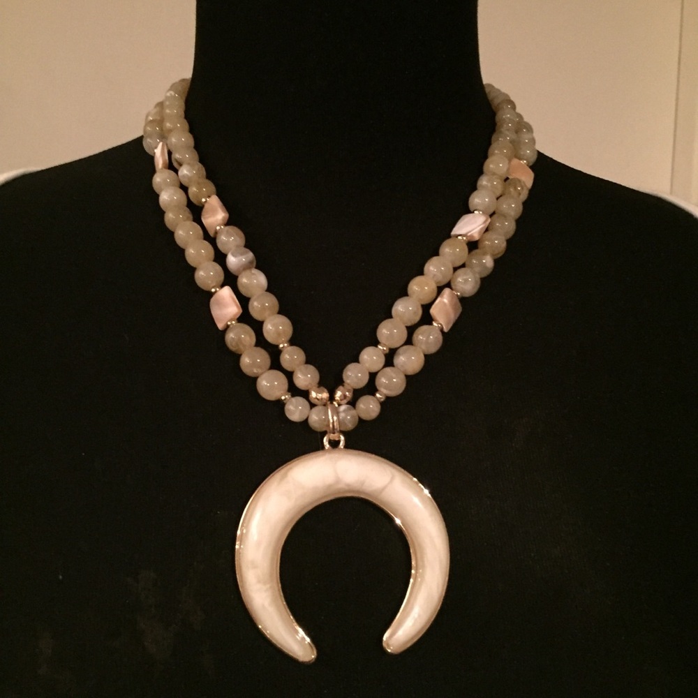 ❌SOLD LOCALLY ❌ Chico’s horn necklace